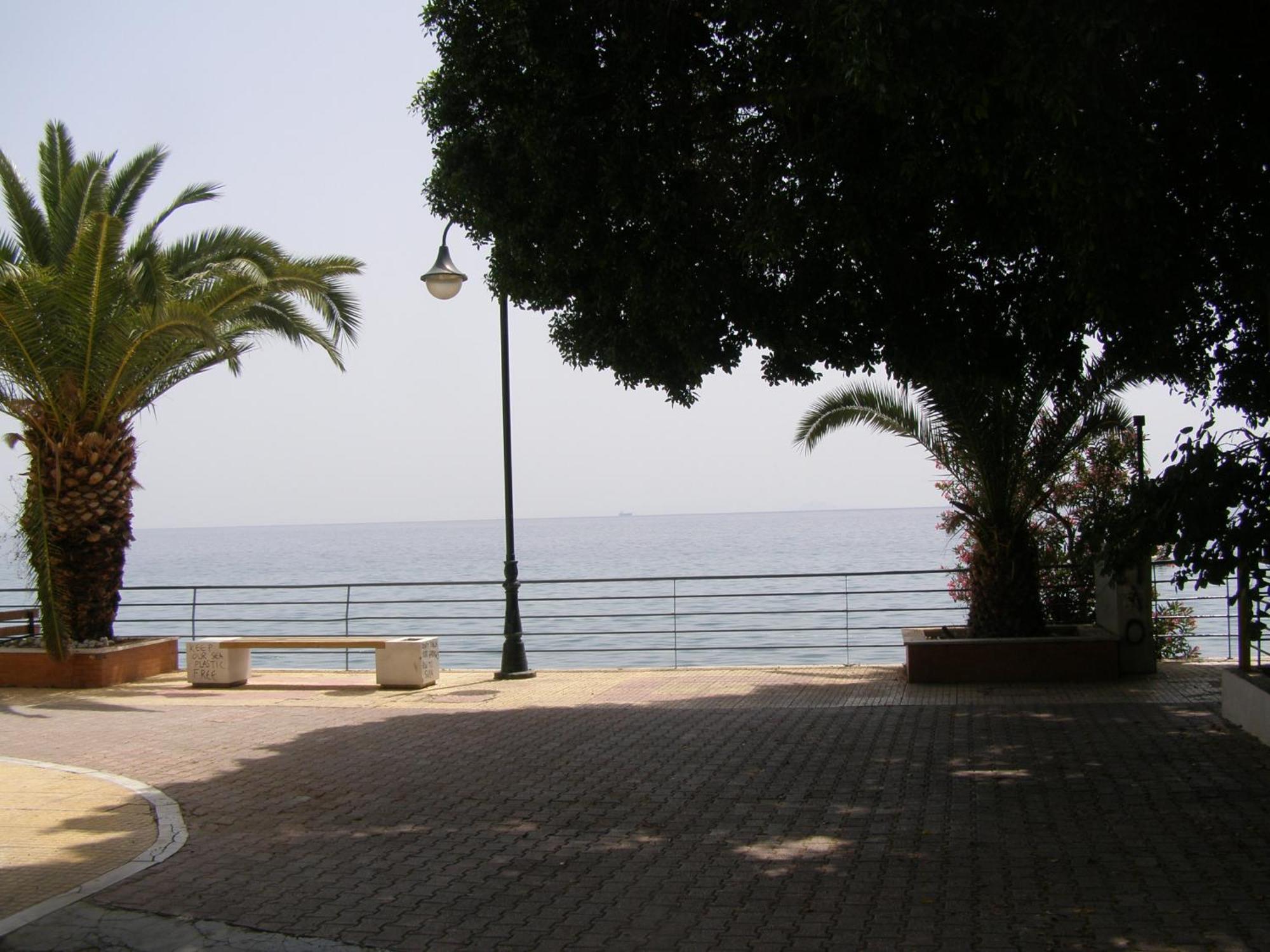 Apartment Doll House Next To The Sea *
